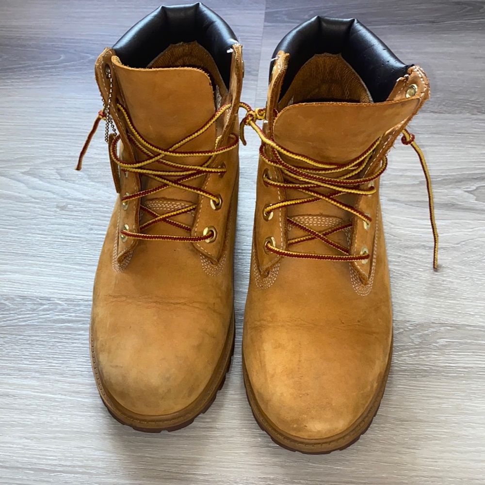 Timberland boots size 6.5 in BOYS